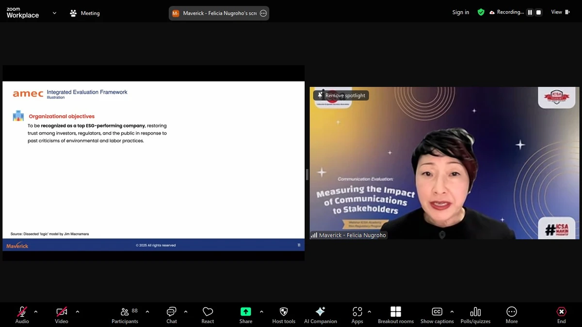 Senin, 5 Mei 2025 - Indonesia Corporate Secretary Association (ICSA) mengadakan webinar "Communication Evaluation: Measuring the Impact of Communications to Stakeholders" Kamis, (24/4). Webinar yang dihadiri lebih dari 90 peserta ini, mengundang narasumber ahli yaitu Analytics & Insights Director Maverick & International Board dan Asia Pacific Chair AMEC (International Association for Measurement and Evaluation of Communication) Felicia Nugroho. 

Dalam paparannya, Felicia membagikan wawasan mendalam mengenai pentingnya pendekatan berbasis data dalam mengevaluasi efektivitas komunikasi organisasi. Ia menjelaskan bahwa komunikasi yang berdampak bukan hanya dapat dirasakan, tetapi juga harus dapat diukur melalui parameter yang tepat dan relevan. Pendekatan ini mencakup pengukuran pesan, kanal, serta perubahan persepsi dan perilaku pemangku kepentingan.

Felicia juga menekankan bahwa dengan melakukan evaluasi yang sistematis, perusahaan dapat meningkatkan strategi komunikasi mereka, mengidentifikasi area yang perlu diperbaiki, serta memperkuat hubungan dengan pihak internal maupun eksternal. 

Webinar ini merupakan bagian dari komitmen ICSA untuk terus memberikan wadah pembelajaran dan pengembangan kapasitas profesional di bidang komunikasi, tata kelola perusahaan, dan hubungan dengan pemangku kepentingan.

Dengan semakin kompleksnya tantangan komunikasi di era digital saat ini, evaluasi komunikasi menjadi langkah strategis yang tidak dapat diabaikan. Melalui webinar ini, ICSA berharap para peserta dapat menerapkan praktik terbaik yang telah dibagikan untuk meningkatkan efektivitas komunikasi di lingkungan kerja mereka masing-masing.<br>
                  